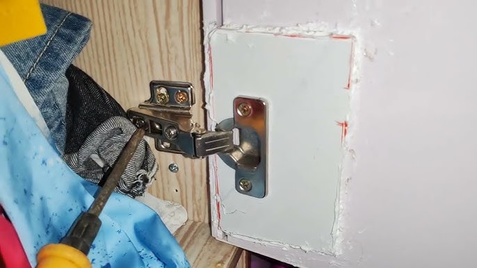 Cách xử lý lỗi kết cấu khi sửa tủ quần áo gỗ tại nhà